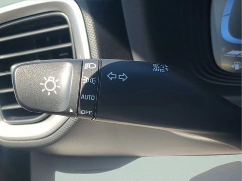 New 2025 Hyundai Venue SEL FWD image 33