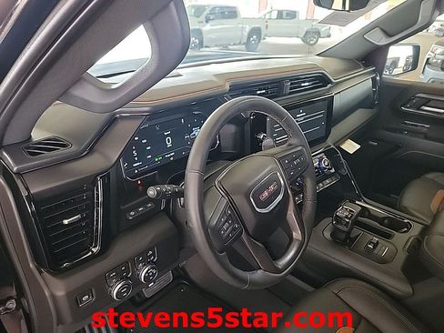Used 2025 GMC Sierra 1500 AT4 w/ AT4 Premium Package AWD/4WD image 15