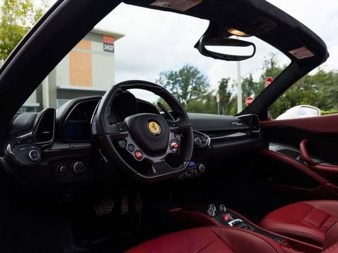 Used 2014 Ferrari 458 Spider image 26