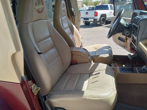 Used 2001 Jeep Wrangler Sahara AWD/4WD image 13