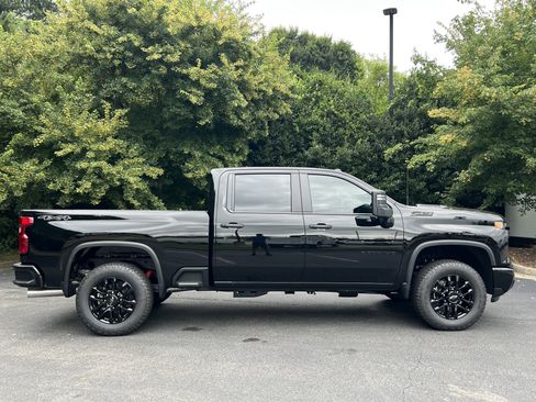 New 2026 Chevrolet Silverado 2500 Custom w/ Custom Value Package AWD/4WD image 10
