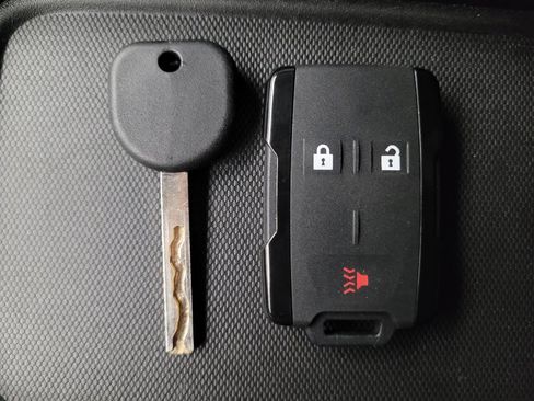 Used 2018 Chevrolet Silverado 1500 LT image 32