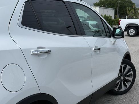 Used 2022 Buick Encore Preferred w/ Safety Package FWD image 9