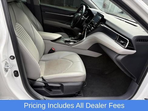 Used 2022 Toyota Camry SE FWD image 16
