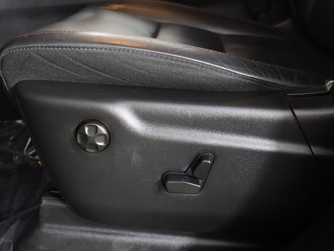Used 2025 Dodge Durango GT AWD/4WD image 36