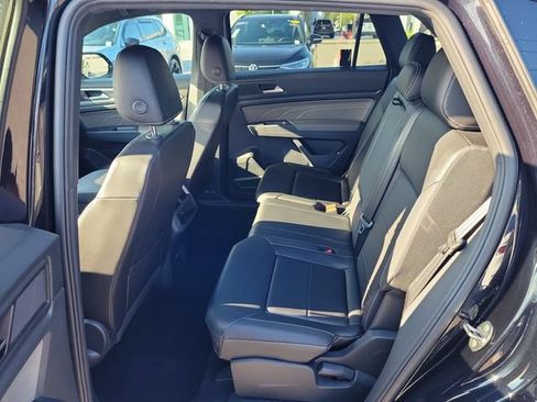 Certified 2023 Volkswagen Atlas Cross Sport SE w/ Panoramic Sunroof Package AWD/4WD image 12