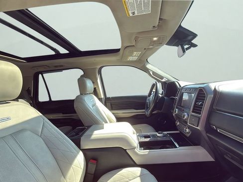 Used 2021 Ford Expedition Platinum image 23