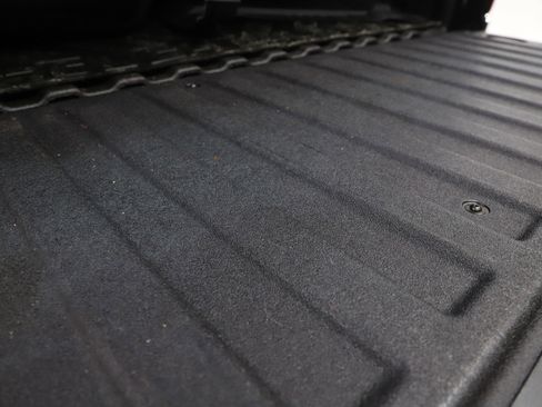 Used 2022 Chevrolet Silverado 1500 High Country w/ High Country Premium Package image 18