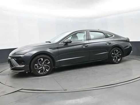 Used 2025 Hyundai Sonata SEL FWD image 5