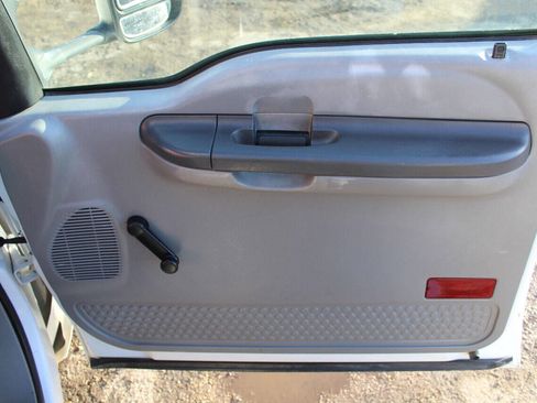 Used 2002 Ford F450 XL image 19