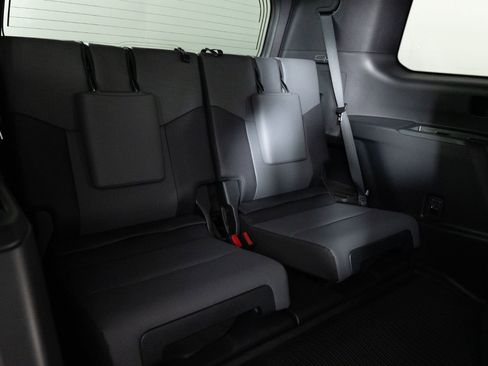 Used 2025 Lexus GX 550 w/ Accessory Package (2T) AWD/4WD image 20