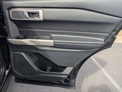 Used 2022 Ford Explorer XLT w/ Equipment Group 202A image 32