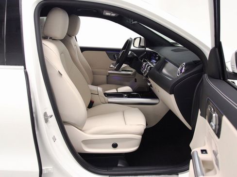 Certified 2025 Mercedes-Benz GLA 250 4MATIC image 21