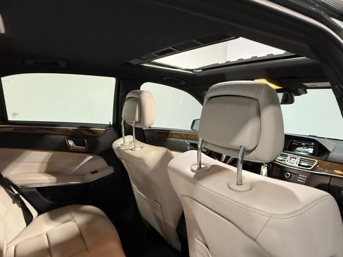 Used 2016 Mercedes-Benz E 350 4MATIC Sedan image 40