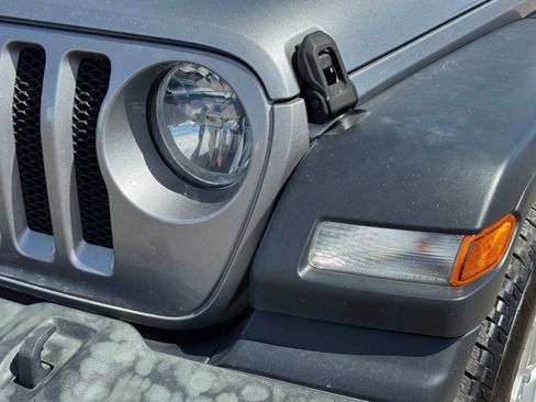 Used 2019 Jeep Wrangler Unlimited Sport S AWD/4WD image 10