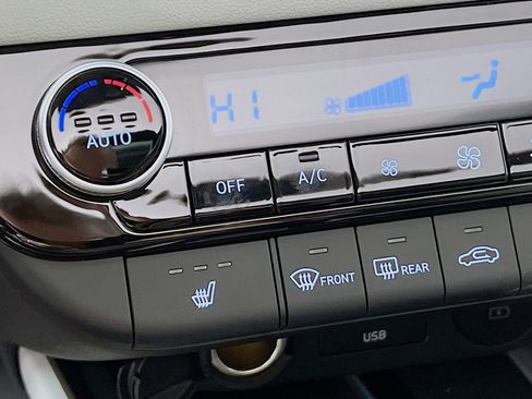 New 2026 Hyundai Elantra Limited image 18