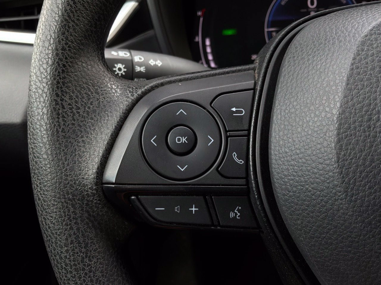 Used 2026 Toyota Corolla LE FWD image 35