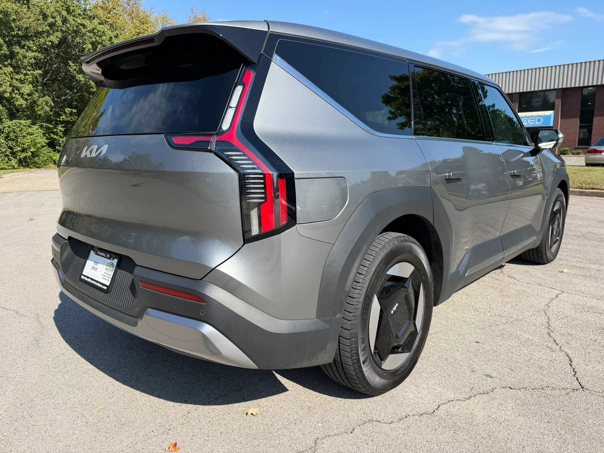 Used 2024 Kia EV9 Light Long Range RWD image 4