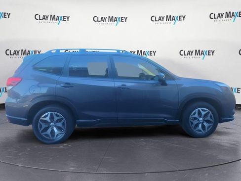 Used 2022 Subaru Forester Premium AWD/4WD image 6