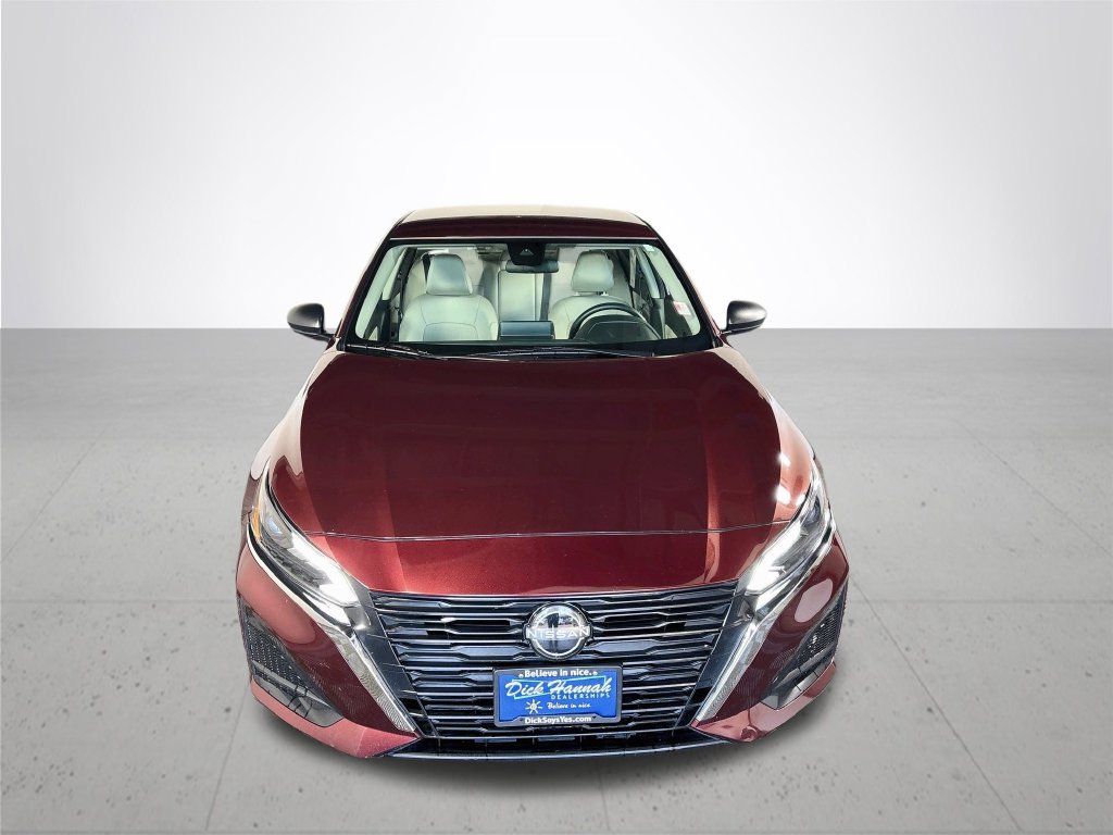 Used 2025 Nissan Altima 2.5 SV FWD image 3