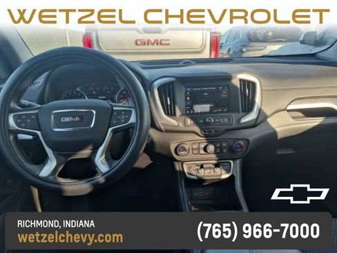 Used 2023 GMC Terrain SLE w/ Driver Convenience Package FWD image 5