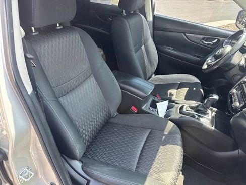 Used 2018 Nissan Rogue SV FWD image 20
