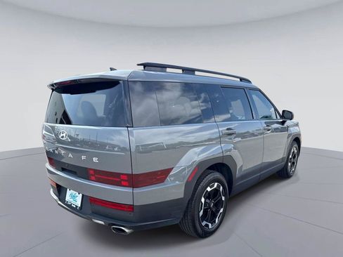 Used 2024 Hyundai Santa Fe SEL FWD image 4