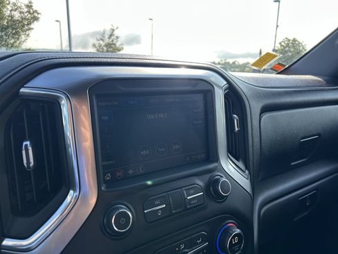 Used 2019 Chevrolet Silverado 1500 LT Trail Boss AWD/4WD image 28