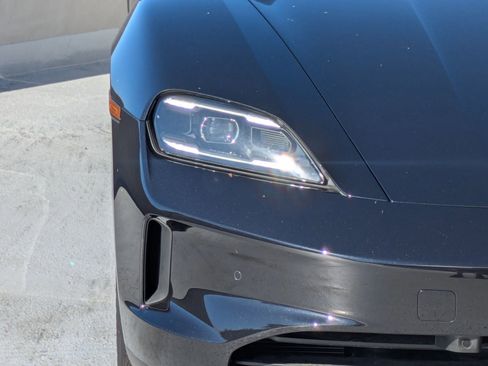 New 2025 Porsche Taycan image 12