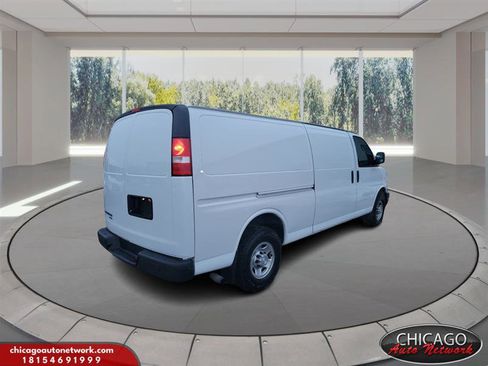Used 2016 Chevrolet Express 3500 Extended image 3
