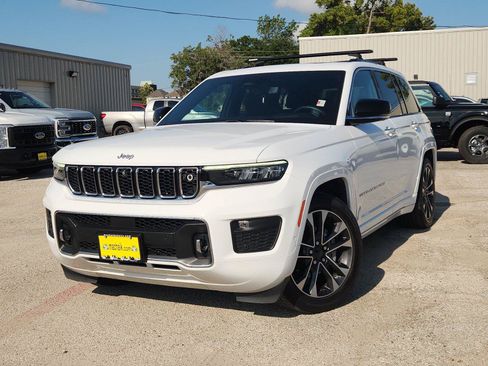 Used 2022 Jeep Grand Cherokee Overland w/ Adv Protech Group III AWD/4WD image 1