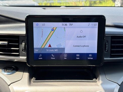 Used 2022 Ford Explorer XLT w/ Equipment Group 202A AWD/4WD image 23