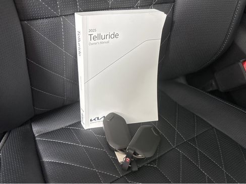 Used 2025 Kia Telluride EX X-Line image 43