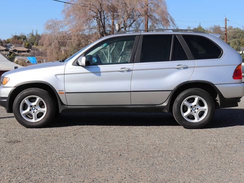 Used 2002 BMW X5 3.0i image 5