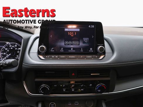 Used 2023 Nissan Rogue S AWD/4WD image 11