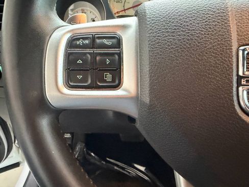 Used 2012 Dodge Challenger SXT RWD image 17
