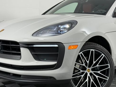 Certified 2026 Porsche Macan AWD/4WD image 12