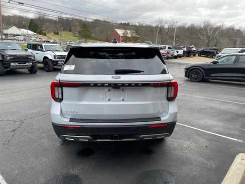 New 2026 Ford Explorer Active w/ Active Comfort Package image 7