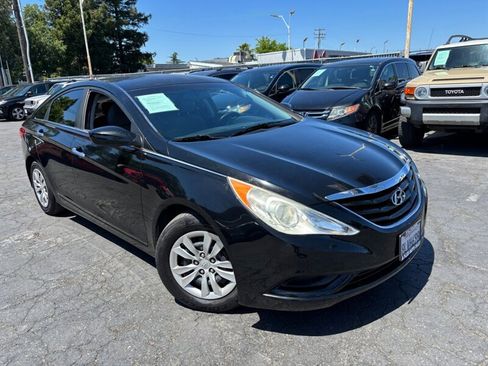 Used 2013 Hyundai Sonata GLS FWD image 2