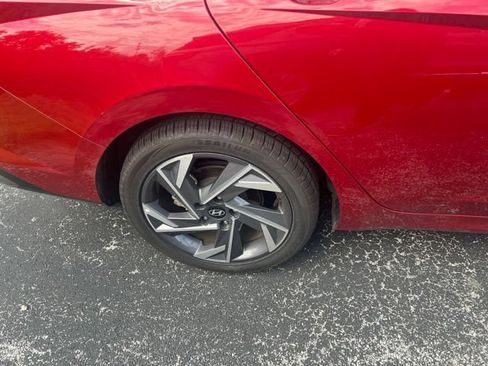Used 2025 Hyundai Elantra SEL FWD image 15