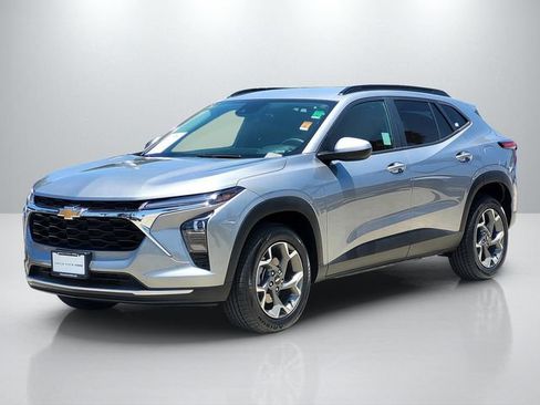 Used 2024 Chevrolet Trax LT FWD image 8