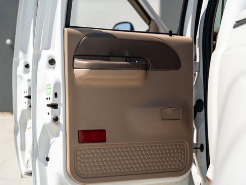 Used 1999 Ford F350 4x4 Crew Cab DRW Super Duty image 25