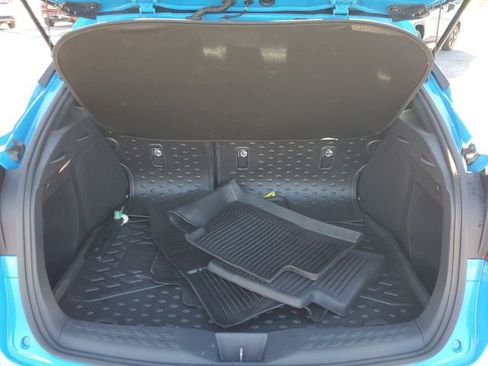 Used 2019 Toyota C-HR XLE image 8