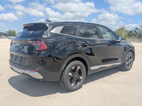 New 2026 Kia Sportage LX FWD image 4