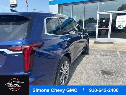 Used 2023 Cadillac XT6 Premium Luxury w/ Technology Package FWD image 7
