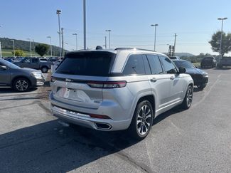 Used 2024 Jeep Grand Cherokee Overland w/ Advanced Protech Group III video 3