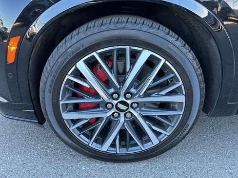 Certified 2023 Cadillac XT6 Sport w/ Technology Package AWD/4WD image 9