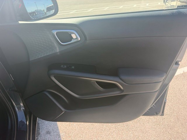 Used 2020 Kia Soul S FWD image 33