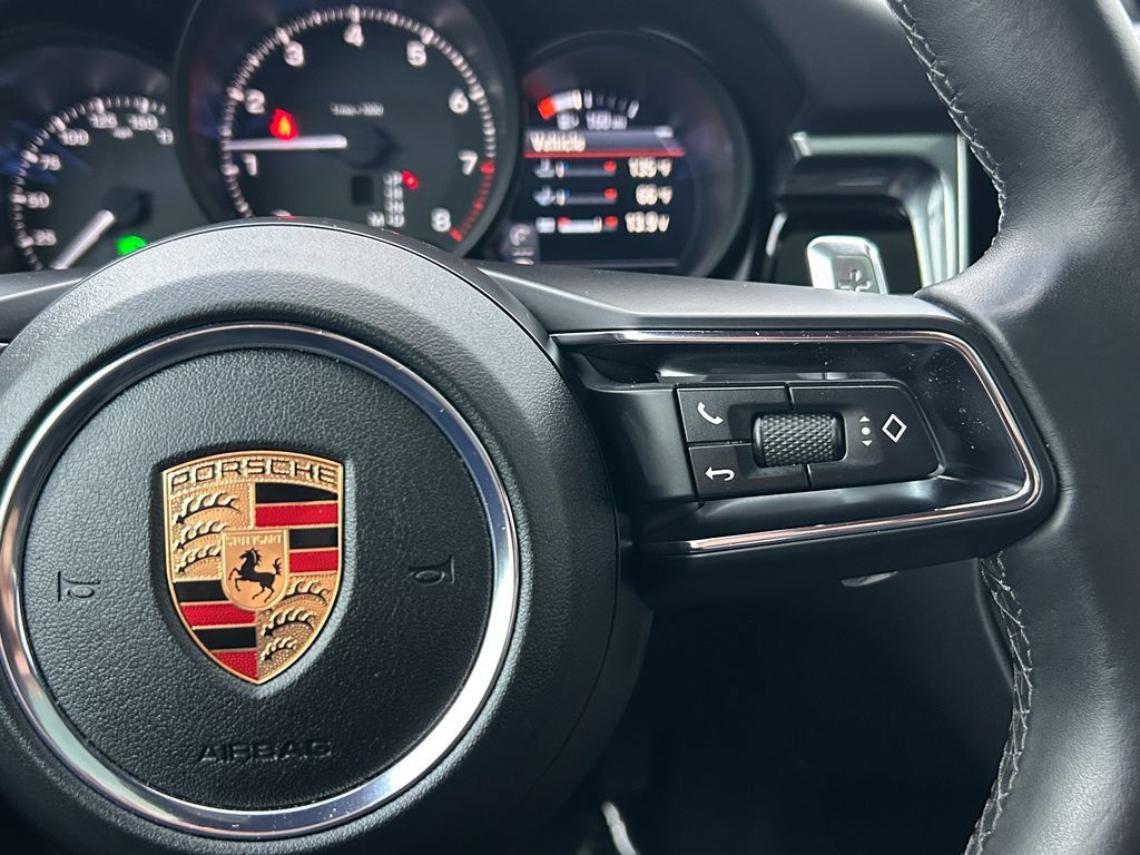 Used 2025 Porsche Macan AWD/4WD image 20