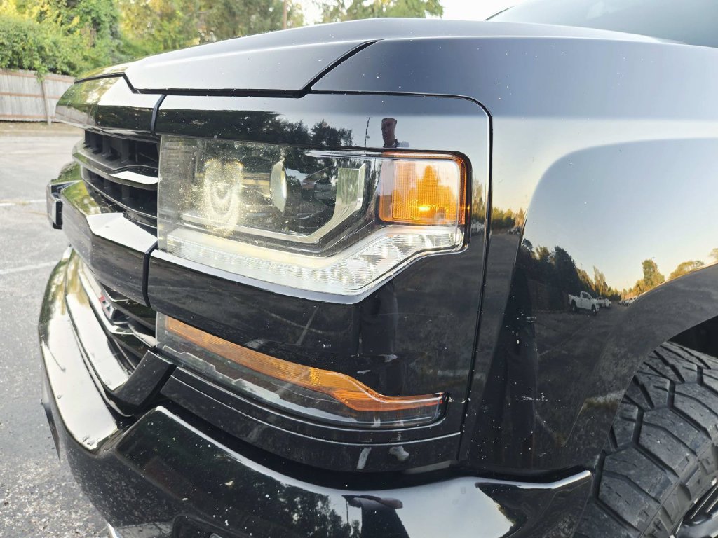 Used 2018 Chevrolet Silverado 1500 LT w/ Rally 2 Edition AWD/4WD image 12